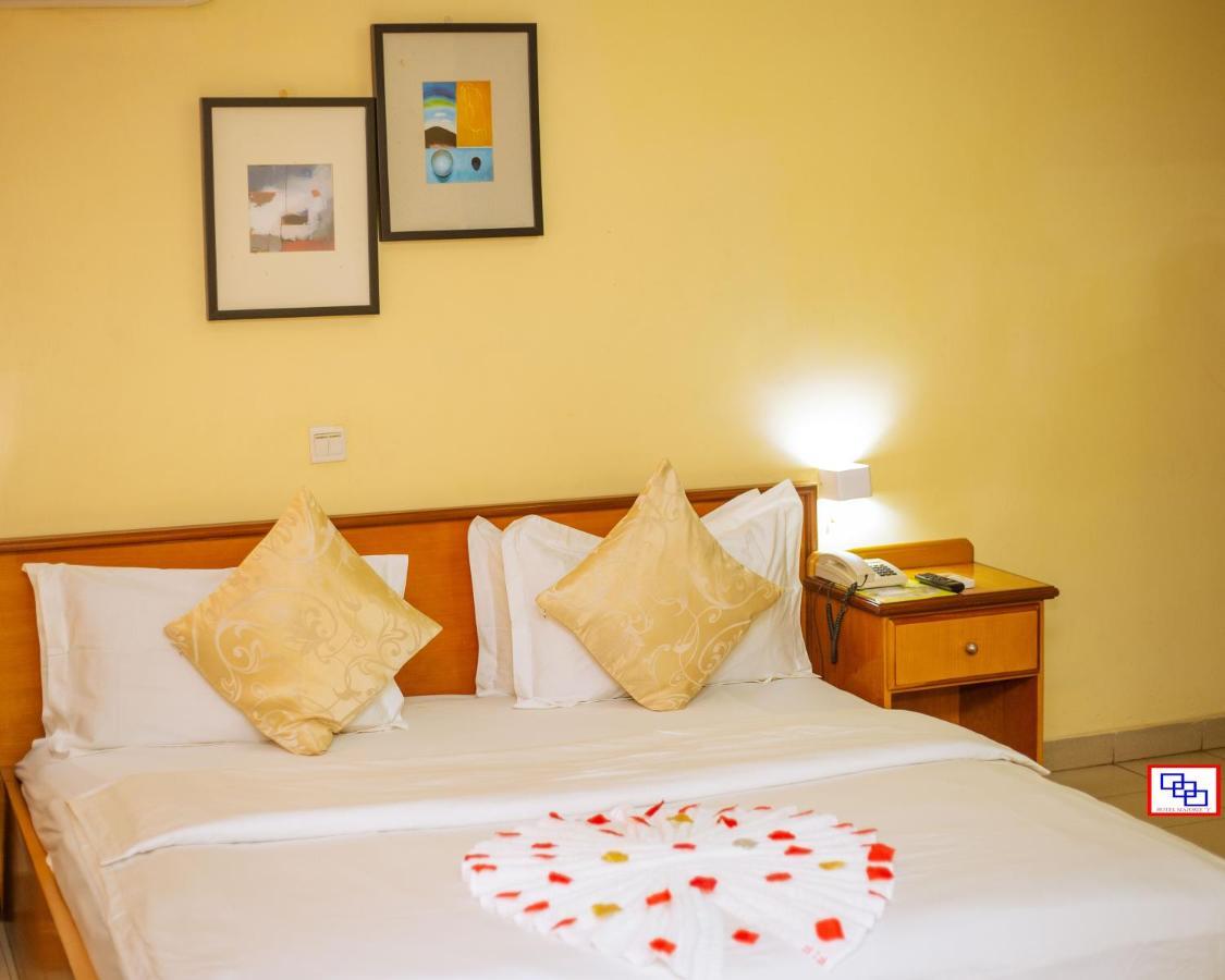 Hotel Marjorie 'Y' Тема Екстер'єр фото